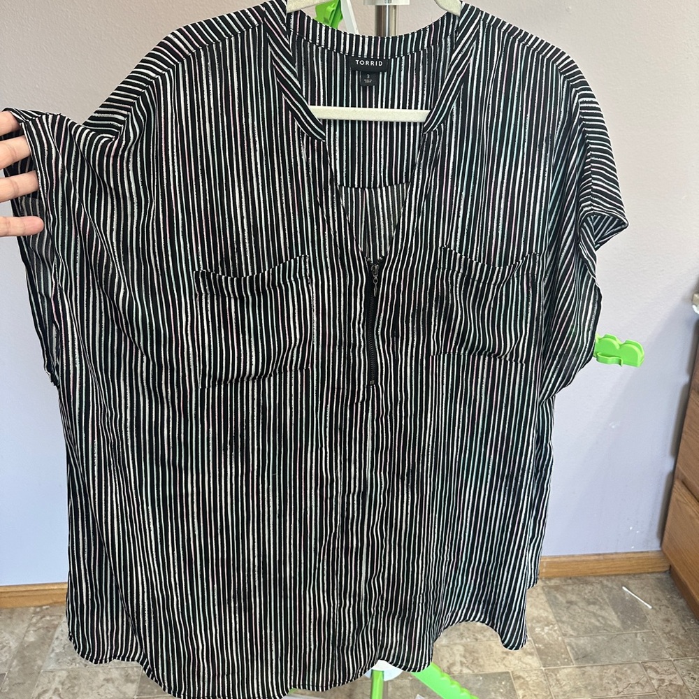 Torrid stripped blouse, zipper detail